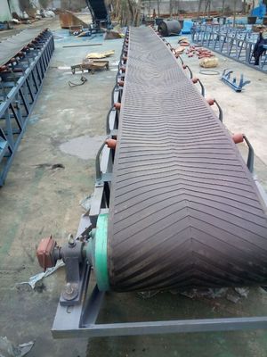 500mm大倾角隔挡式皮带机与上下运料带式输送机